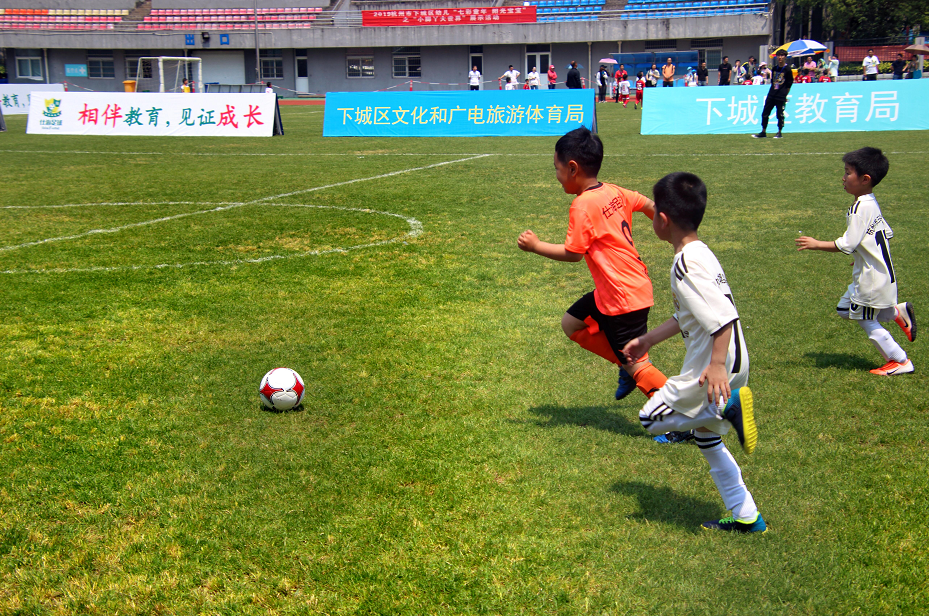 啥叫小世界杯？一张封面图的意甲记忆 18位大神_国际足球_新浪竞技风暴_新浪网